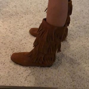 Minnetonka moccasin fringe boots